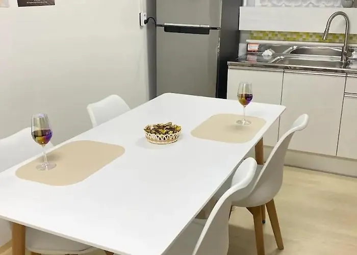 Up To 6 People3 Beds 2 Bedrooms And Recommend A Group Of Family Friends